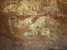 
Des peintures rupestres d'Afrique Australe. Angola. Scène de chasse ? Deux personnages vraisembl...
