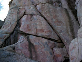 
Des peintures rupestres d'Afrique Australe. Botswana. Très souvent les peintures sont à l'air li...