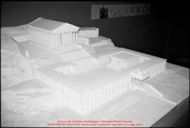 Film n°267. Paris, Institut du monde arabe, exposition sur la Jordanie : Jerash, maquette du sanc...