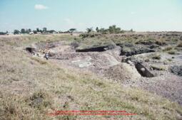 Vues générales du site, des stratigraphies et du tuf volcanique. Diapositives 1085-1166