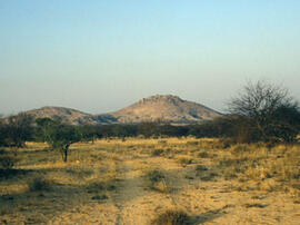 
Des peintures rupestres d'Afrique Australe. Angola. Région de Tchitundo hulo, où l'on trouve des...